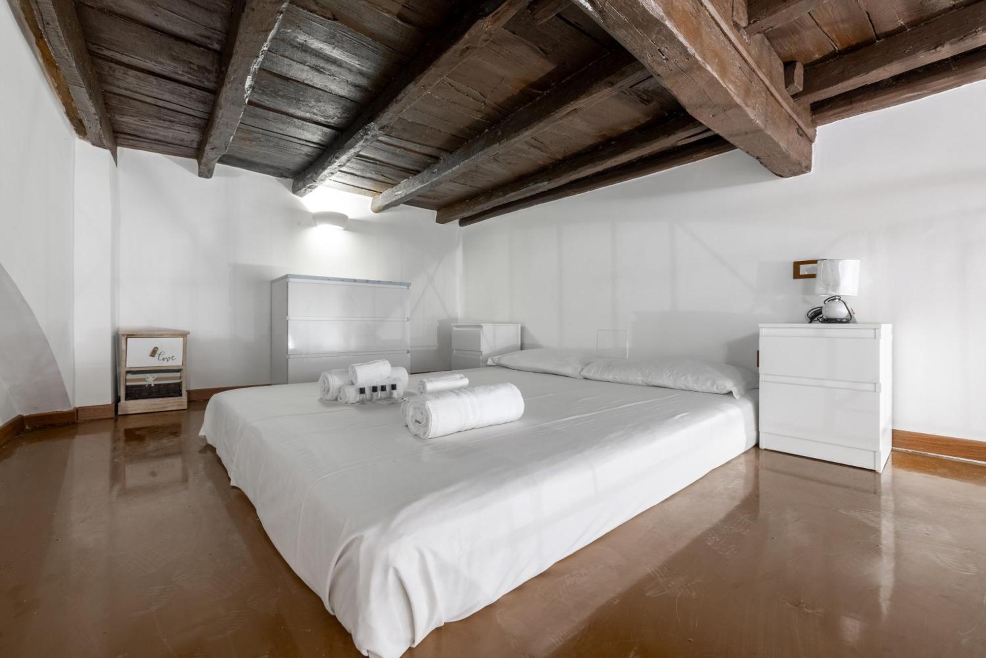 Lovely Studio Apartment - Capocci ローマ エクステリア 写真